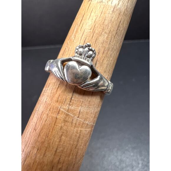 Vintage claddagh sterling silver ring size 6 - Picture 6 of 15